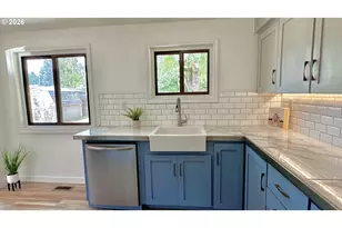 1307 NE 190th Pl, Portland, OR 97230 - Photo 3