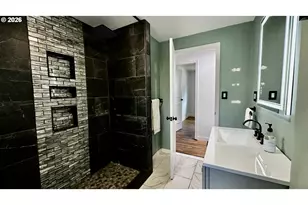 1307 NE 190th Pl, Portland, OR 97230 - Photo 13