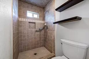 286 E Bradley Ct, Roseburg, OR 97470 - Photo 23