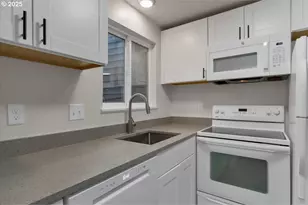 94 Cervantes Cir, Lake Oswego, OR 97035 - Photo 15