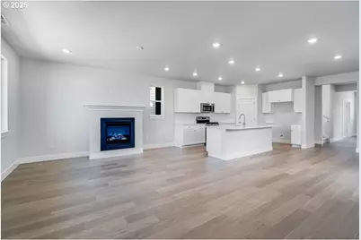 7789 NW Eleanor Ave, Portland, OR 97229 - Photo 11