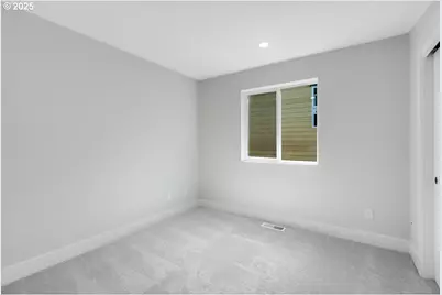 7789 NW Eleanor Ave, Portland, OR 97229 - Photo 17