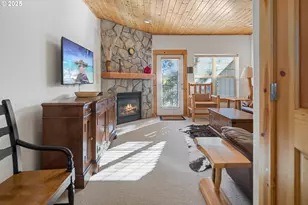 87926 E Alpenglow Ln, Government Camp, OR 97028 - Photo 13