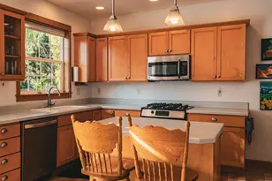 1745 Heritage Loop, Hood River, OR 97031 - Photo 9