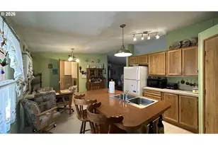 704 S Jefferson St, Condon, OR 97823 - Photo 3