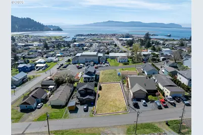 607 Evergreen Ave, Garibaldi, OR 97118 - Photo 17