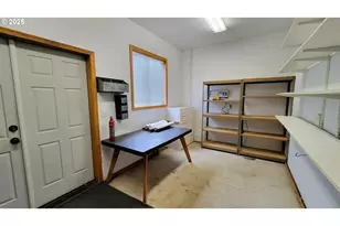 39136 Easton Ln, Springfield, OR 97478 - Photo 23