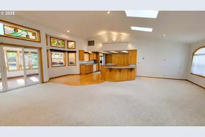39136 Easton Ln, Springfield, OR 97478 - Photo 7