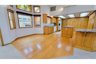 39136 Easton Ln, Springfield, OR 97478 - Photo 11