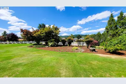 39136 Easton Ln, Springfield, OR 97478 - Photo 39