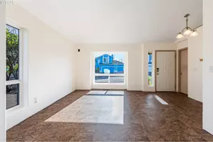 1815 SW Northstar Loop, Troutdale, OR 97060 - Photo 7