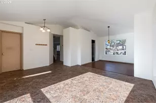 1815 SW Northstar Loop, Troutdale, OR 97060 - Photo 9