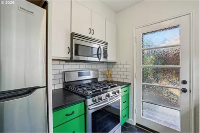 2025 SE Caruthers St #17, Portland, OR 97214 - Photo 17