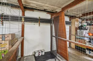 2025 SE Caruthers St, Portland, OR 97214 - Photo 27