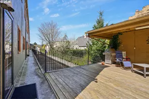 2025 SE Caruthers St, Portland, OR 97214 - Photo 25