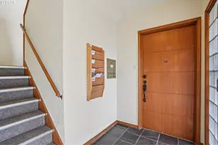 2025 SE Caruthers St, Portland, OR 97214 - Photo 5