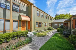 2025 SE Caruthers St, Portland, OR 97214 - Photo 3