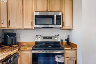 796 S R St, Cottage Grove, OR 97424 - Photo 11