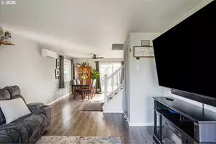 796 S R St, Cottage Grove, OR 97424 - Photo 3