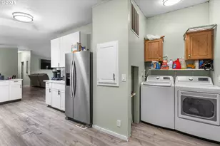 17649 S Greenfield Dr, Oregon City, OR 97045 - Photo 13