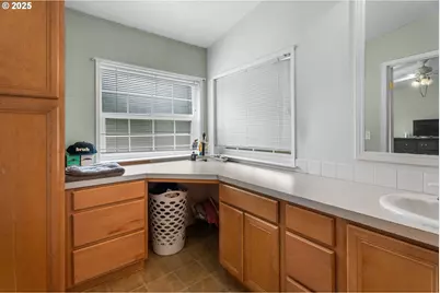 17649 S Greenfield Dr, Oregon City, OR 97045 - Photo 17