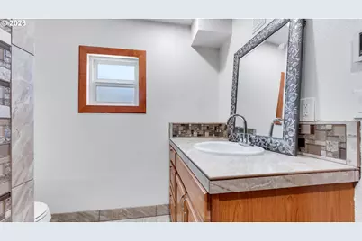 906 SW Alder St #18, Dundee, OR 97115 - Photo 17