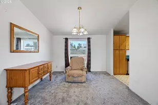 25017 Dunham Ave, Veneta, OR 97487 - Photo 11