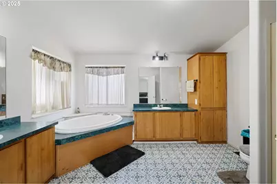 25017 Dunham Ave, Veneta, OR 97487 - Photo 17