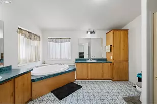 25017 Dunham Ave, Veneta, OR 97487 - Photo 17