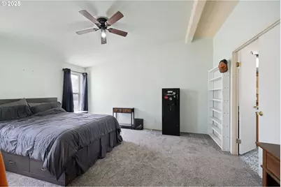 25017 Dunham Ave, Veneta, OR 97487 - Photo 13