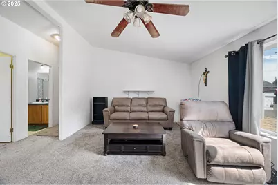 25017 Dunham Ave, Veneta, OR 97487 - Photo 23