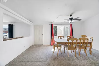 25017 Dunham Ave, Veneta, OR 97487 - Photo 9