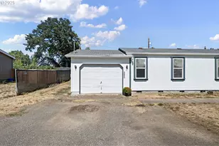 25017 Dunham Ave, Veneta, OR 97487 - Photo 3