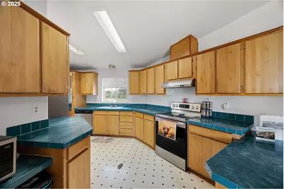 25017 Dunham Ave, Veneta, OR 97487 - Photo 25
