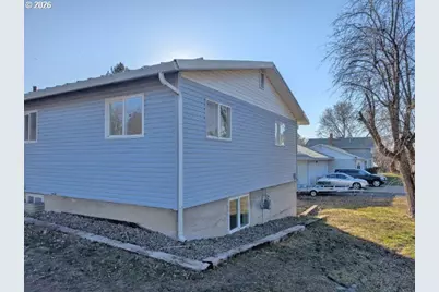 1380 Detroit St, Elgin, OR 97827 - Photo 3