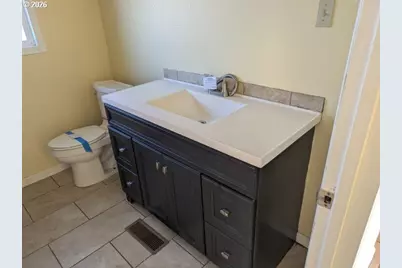 1380 Detroit St, Elgin, OR 97827 - Photo 17