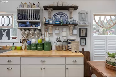 864 N Deerlane Loop, Rose Lodge, OR 97368 - Photo 11