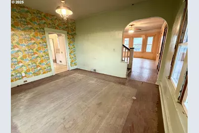 826 E 15th St, The Dalles, OR 97058 - Photo 25