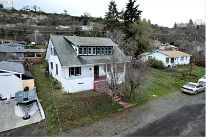 826 E 15th St, The Dalles, OR 97058 - Photo 3