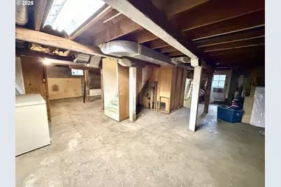 826 E 15th St, The Dalles, OR 97058 - Photo 37