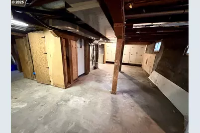 826 E 15th St, The Dalles, OR 97058 - Photo 39