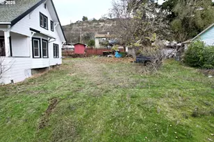 826 E 15th St, The Dalles, OR 97058 - Photo 13