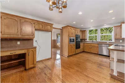 8635 NW Ash St, Portland, OR 97229 - Photo 7