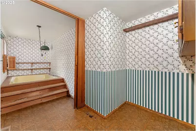 8635 NW Ash St, Portland, OR 97229 - Photo 13