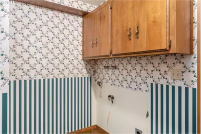 8635 NW Ash St, Portland, OR 97229 - Photo 15