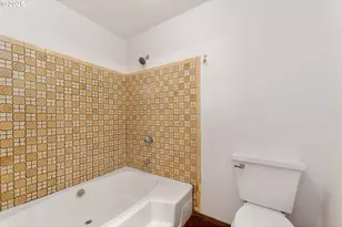 8635 NW Ash St, Portland, OR 97229 - Photo 21