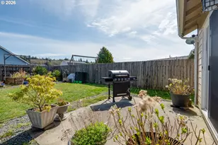 348 SW Kalmia Ave, Warrenton, OR 97146 - Photo 25