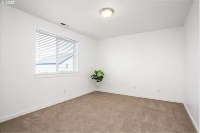 536 Raber Rd, Eugene, OR 97402 - Photo 17