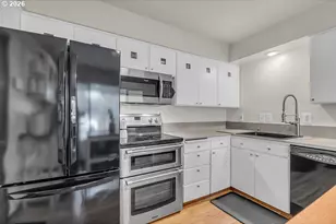 13417 SW 61st Ave, Portland, OR 97219 - Photo 13