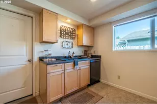 1125 Augustine Ave, Coos Bay, OR 97420 - Photo 21